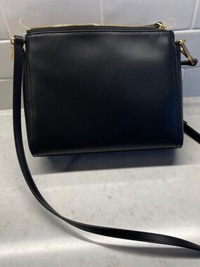 Quince Italian Leather Triple Compartment Crossbody Purse in black